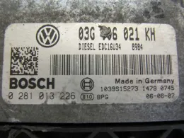 0281013226 блок управління ECU Volkswagen Golf V 2005