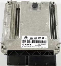 Блок управления ECU 03L906019GP ecu vw t5 2.0 0281017554