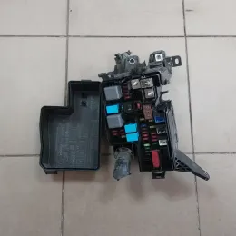 8266242601 блок предохранителей Toyota RAV 4 (XA40) 2017
