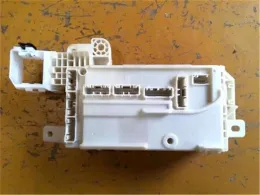 82600B1403 блок предохранителей Toyota Roomy