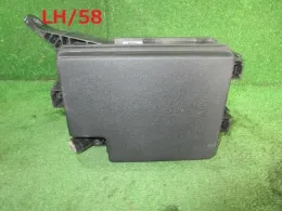 8274148080 блок предохранителей Toyota Harrier