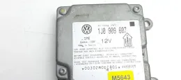 M5643 блок управления AirBag (SRS) Volkswagen PASSAT B5 1999