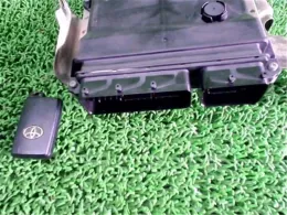 8966128E32 блок управления двигателем Toyota Voxy
