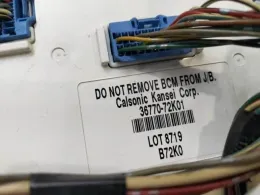 3677072K01 блок предохранителей Suzuki Swift