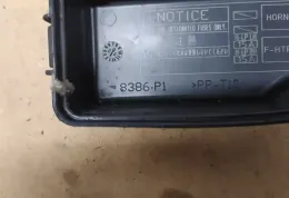 7154713430 блок предохранителей Toyota Avensis T250 2005