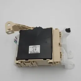 8922112581 блок запобіжників до Toyota