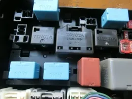 8266228210 блок предохранителей Toyota