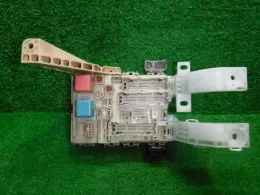 8273052D20 блок запобіжників до Toyota