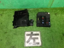 BOX284B7 блок предохранителей Nissan