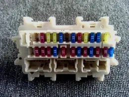 243501MA0B блок предохранителей Nissan Fuga