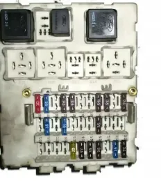 2TTT14A073BC блок предохранителей Ford Connect 2002