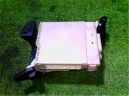 8273028670 Toyota Voxy fuse control box