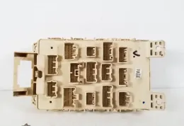 8273252030 Fuse box control unit Toyota Yaris Verso 2000