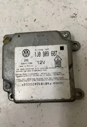 40980307 блок управления AirBag (SRS) Volkswagen Golf IV 2002