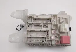 8273002J40 Fuse box control unit Toyota Auris 150 2011
