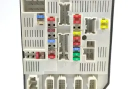 284B63984RC блок предохранителей Renault Laguna III 2007