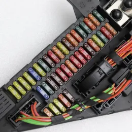 61149138830 блок предохранителей Bmw