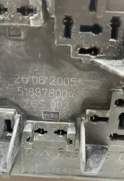 518878004 блок предохранителей Mercedes-Benz Vito Viano W639 2007