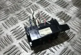 588410G13 блок запобіжників Toyota Avensis T270 2010