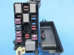 82661B2011 Daihatsu fuse control box