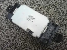 MR301442 блок запобіжників до Mitsubishi Delica, space, gear