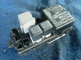 MR238945 блок запобіжників до Mitsubishi Mirage