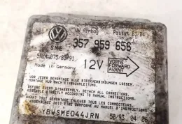 5WK4075 блок управления AirBag (SRS) Volkswagen PASSAT B3 1993