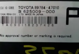 625009000 блок управления Toyota Prius (XW50) 2008