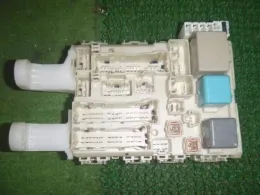 8273026040 Toyota Hiace fuse control box