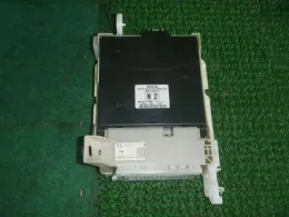 8922052680 блок предохранителей Toyota Spade