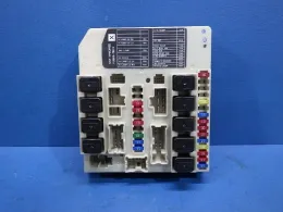 274B71V10B блок предохранителей Nissan
