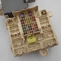 8922153020 блок запобіжників до Toyota