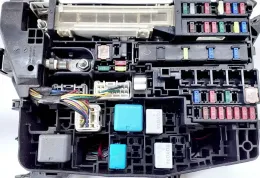 8266205130 Fuse box control unit Toyota Avensis T270 2010