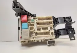 8273052G30 Fuse box control unit Toyota Yaris 2008