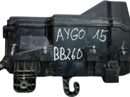 821110HT20 блок предохранителей Toyota Aygo AB40 2015