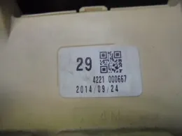 4221000667 блок предохранителей Toyota