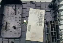 63585371 блок запобіжників Volkswagen Tiguan 2015
