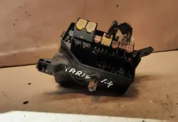71545127 кришка блоку запобіжників Toyota Yaris 2002