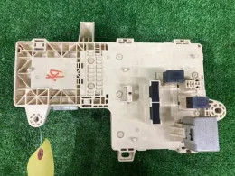 8273153011 Toyota Altezza fuse control box