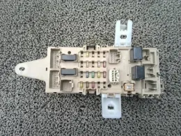 8273330011 блок запобіжників до Toyota Aristo
