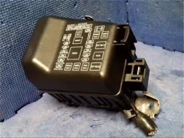 82661B2321 Daihatsu Mira fuse control box