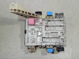 8273052470 блок запобіжників до Toyota
