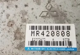 E2T72673 блок управления ECU Mitsubishi Space Star 1999