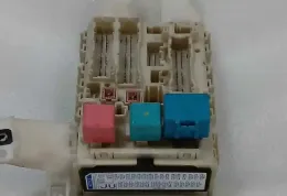 8273002D10 Fuse box control unit Toyota Auris 150
