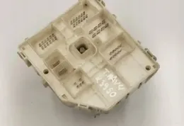 8272142040 Fuse box control unit Toyota RAV 4 (XA20) 2005
