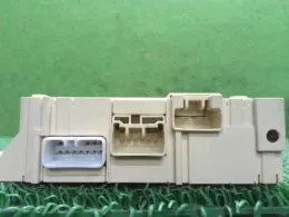 8273030070 Toyota Crown fuse control box