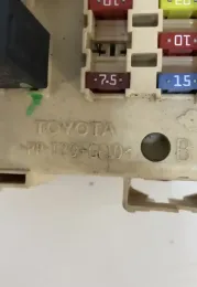 03062405575601 блок предохранителей Toyota Avensis T250 2005