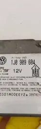 39970218 блок управления AirBag (SRS) Volkswagen PASSAT B5 1999