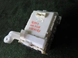 8273012A31 блок запобіжників до Toyota Corolla, axio