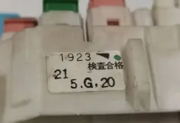 8272142040 Fuse box control unit Toyota RAV 4 (XA20) 2005